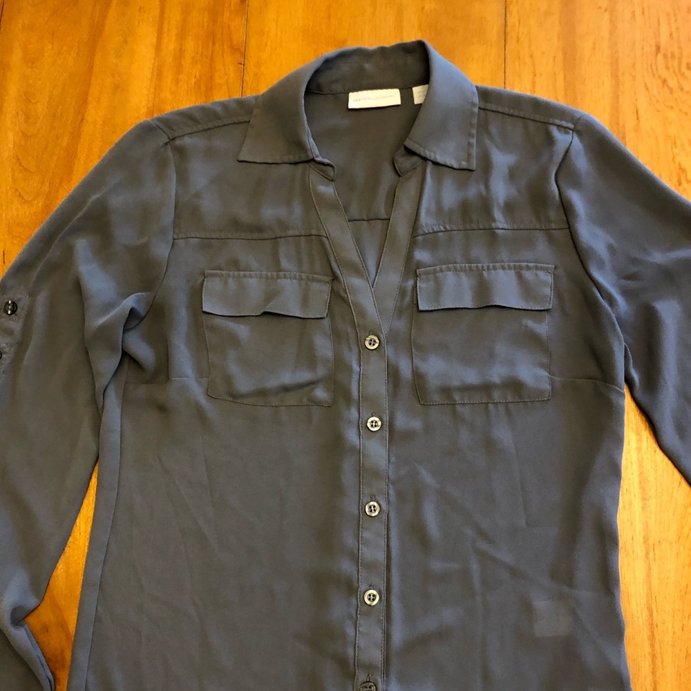 New York & Company XS grey blouse l/s or cuff and roll option